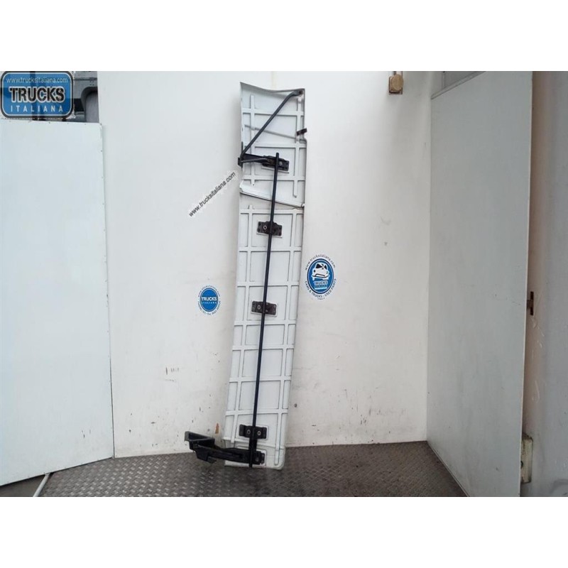 IVECO SPOILER FIANCO DX IVECO Stralis 2007>2013 usato