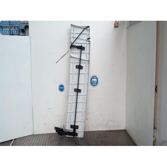 SPOILER FIANCO DX IVECO Stralis 2007>2013 usato