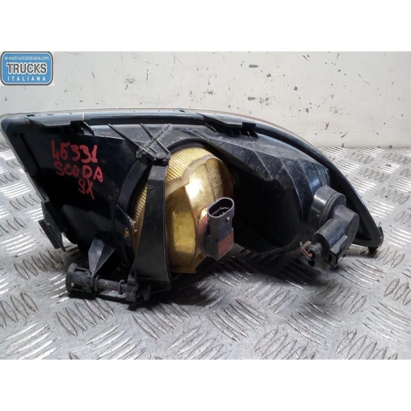 SKODA LEFT FOG LIGHT LAMP SKODA Roomster 2010>2015 used