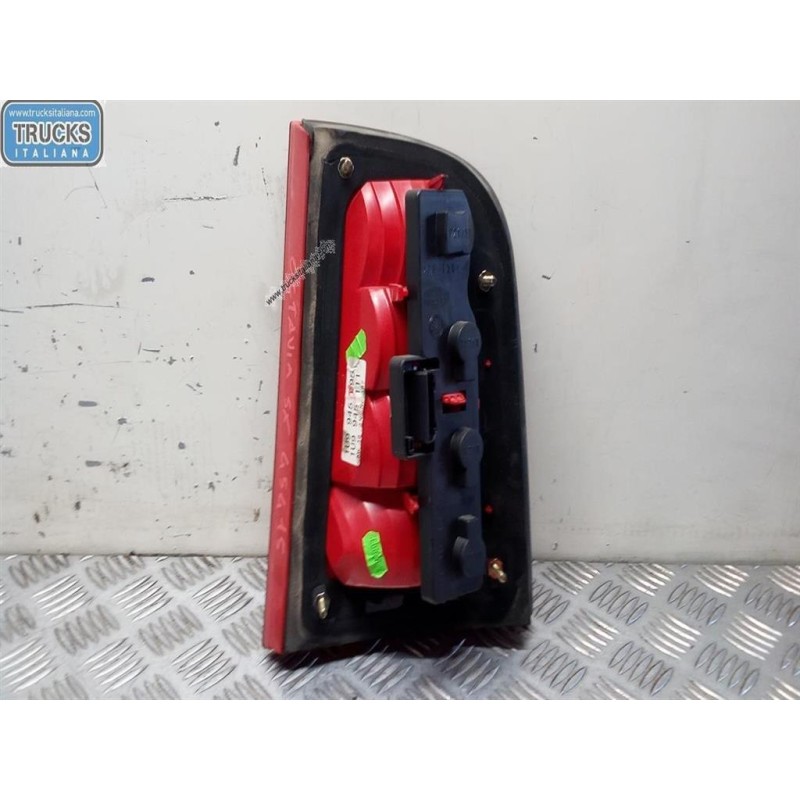 SKODA FARO POSTERIORE ESTERNO SINISTRO SKODA Octavia 2000>2004 usato