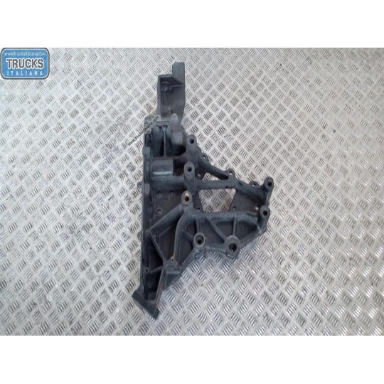 SUPPORTO PARAURTO RENAULT truck T 2014> usato