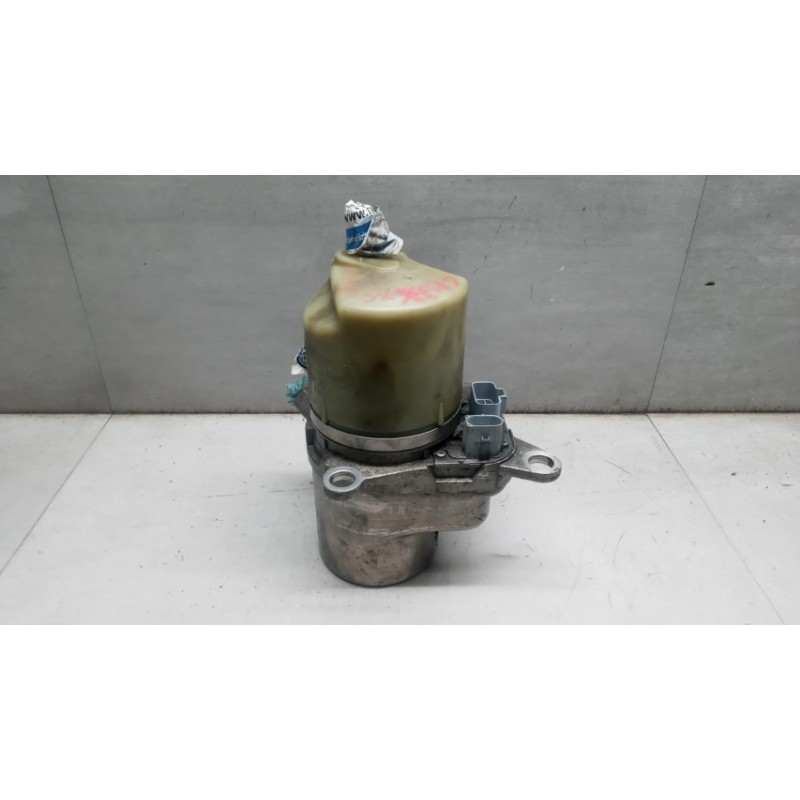 VOLVO STEERING PUMP VOLVO V50 used