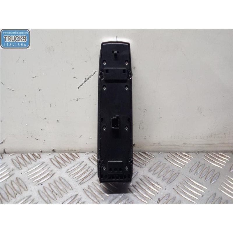 MERCEDES-BENZ VARIOUS SWITCHES AND BUTTONS A
 MERCEDES-BENZ Classe C (W204) 2007>2011 used