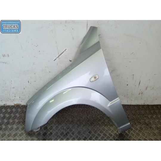 LEFT FRONT MUDGUARD  KIA Sorento 2002>2005 used