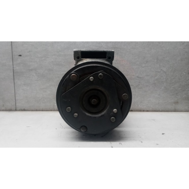 RENAULT van AIR CONDITIONER COMPRESSOR RENAULT van Trafic 2001>2007 used