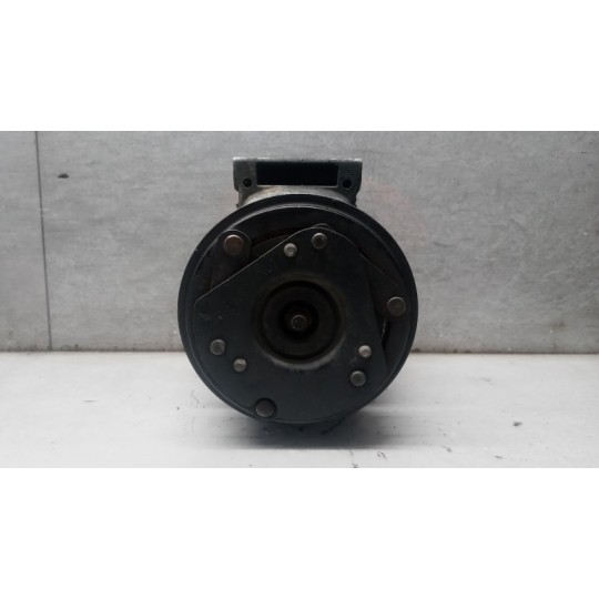 COMPRESSORE ARIA CONDIZIONATA RENAULT van Trafic 2001>2007 usato