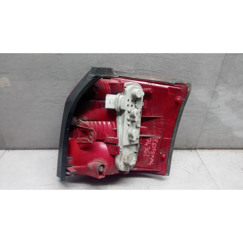 AUDI FARO POSTERIORE ESTERNO SINISTRO AUDI A4 2000>2004 usato