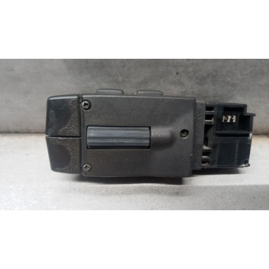 INTERRUTTORI E PULSANTI ABITACOLO RENAULT van Trafic 2001>2007 usato