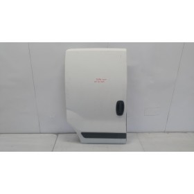 RIGHT SIDE SLIDING DOOR...