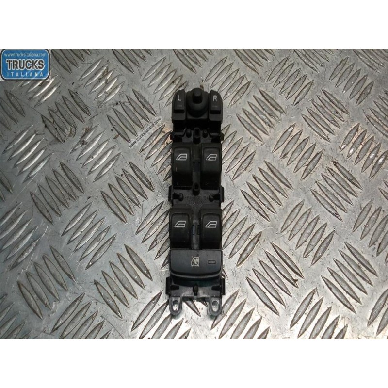 LAND ROVER INTERRUTTORI E PULSANTI ALZAVETRI LAND ROVER Freelander 2006>2010 usato