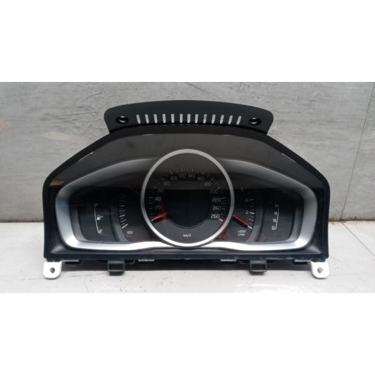 QUADRO STRUMENTI VOLVO V60 2013>2018 usato