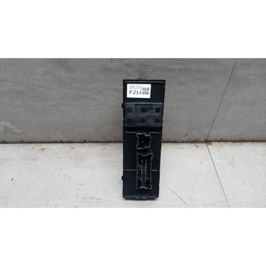 INTERRUTTORI E PULSANTI ALZAVETRI SUBARU XV 2016>2018 usato