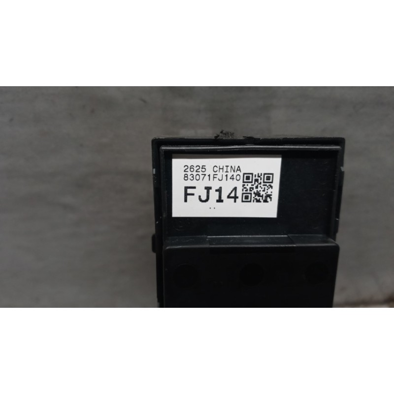 SUBARU INTERRUTTORI E PULSANTI ALZAVETRI SUBARU XV 2016>2018 usato