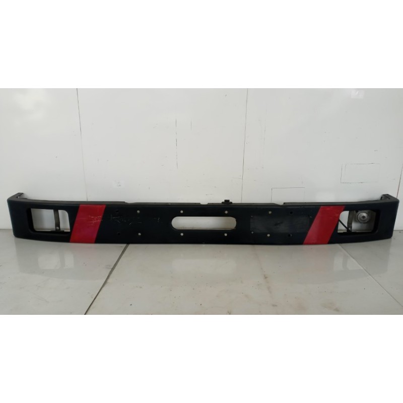 SCANIA PARAURTI ANTERIORE SCANIA 93 usato