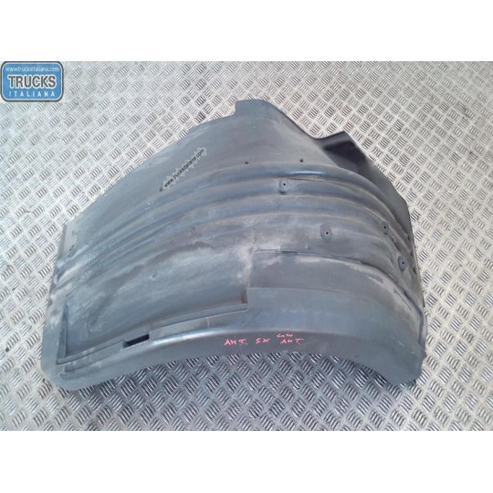 PARAFANGO ANTERIORE SINISTRO SCANIA 124 usato