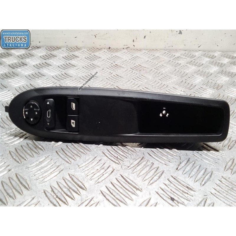 CITROEN INTERRUTTORI E PULSANTI ALZAVETRI CITROEN DS3 2010>2014 usato
