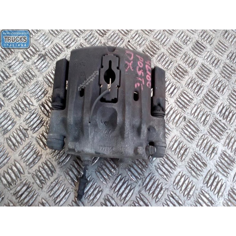 NISSAN truck PINZA POSTERIORE DESTRA NISSAN truck Atleon usato