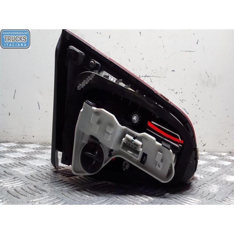 VOLKSWAGEN RIGHT REAR LIGHT ON BACK  VOLKSWAGEN Golf 7 2012>2016 used