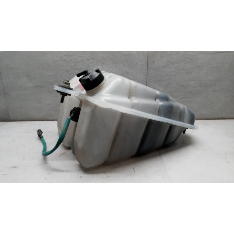 IVECO VASCHETTA ACQUA RADIATORE MOTORE IVECO EUROCARGO 1994>2000 usato