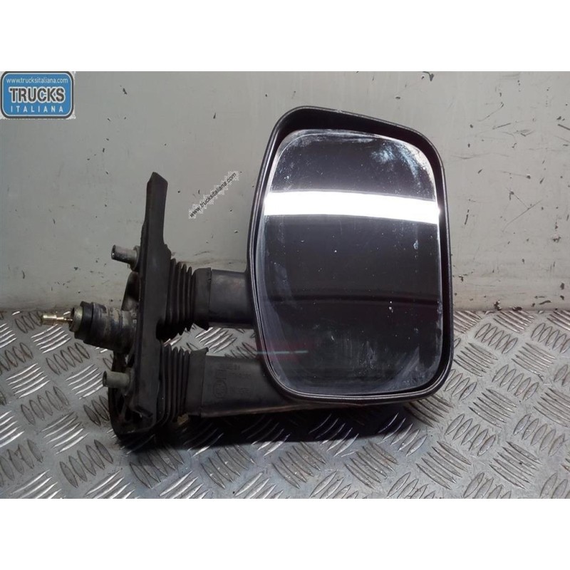 NISSAN truck REARVIEW RIGHT  NISSAN truck Trade used