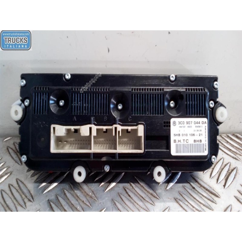 VOLKSWAGEN AC CONTROL UNIT VOLKSWAGEN Passat 2005>2010 used