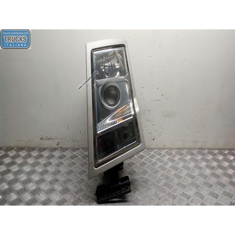 VOLVO truck FRONT LEFT FLASHLIGHT  VOLVO truck FH13 used