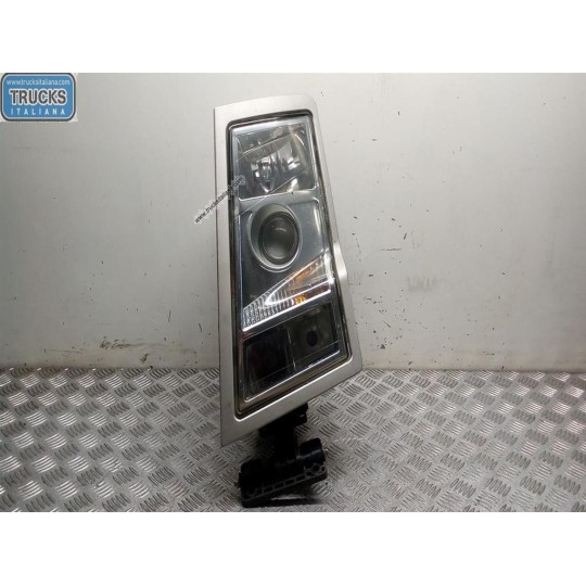 FARO ANTERIORE SINISTRO VOLVO truck FH13 usato