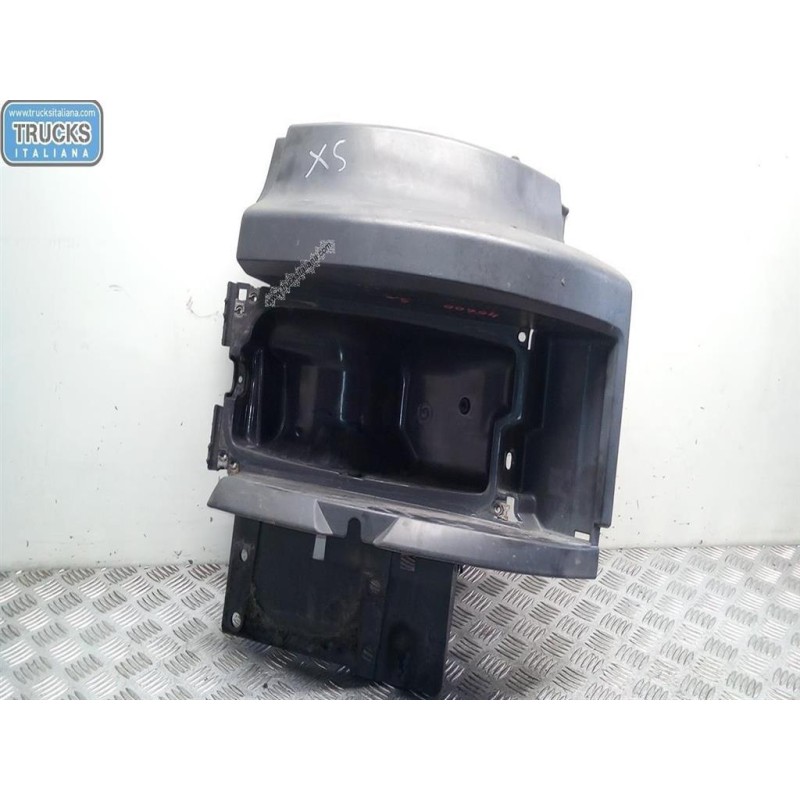 SCANIA SEDE FARI SINISTRO SCANIA 94 usato