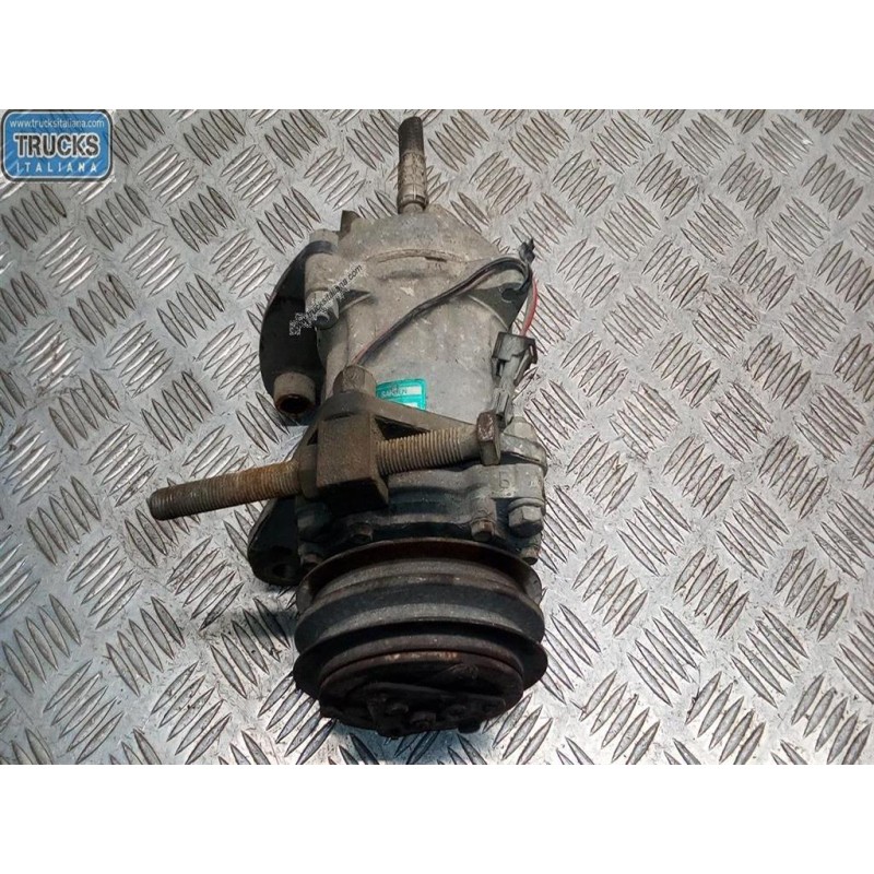 RENAULT truck COMPRESSORE ARIA CONDIZIONATA RENAULT truck Midlum usato
