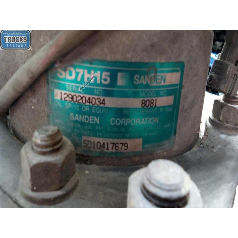 RENAULT truck AIR CONDITIONER COMPRESSOR RENAULT truck Midlum used