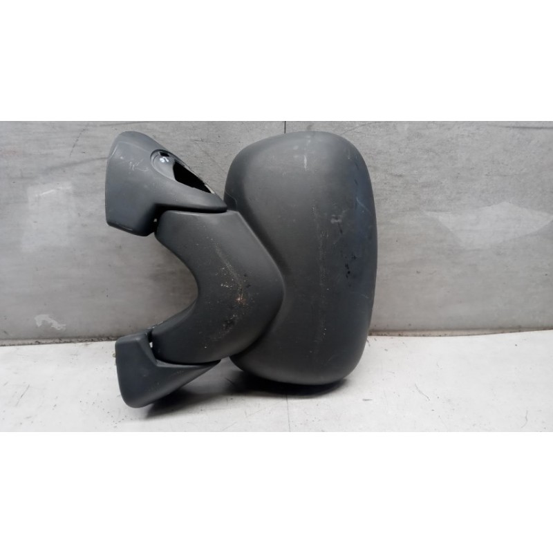 RENAULT van REARVIEW LEFT  RENAULT van Trafic 2001>2007 used