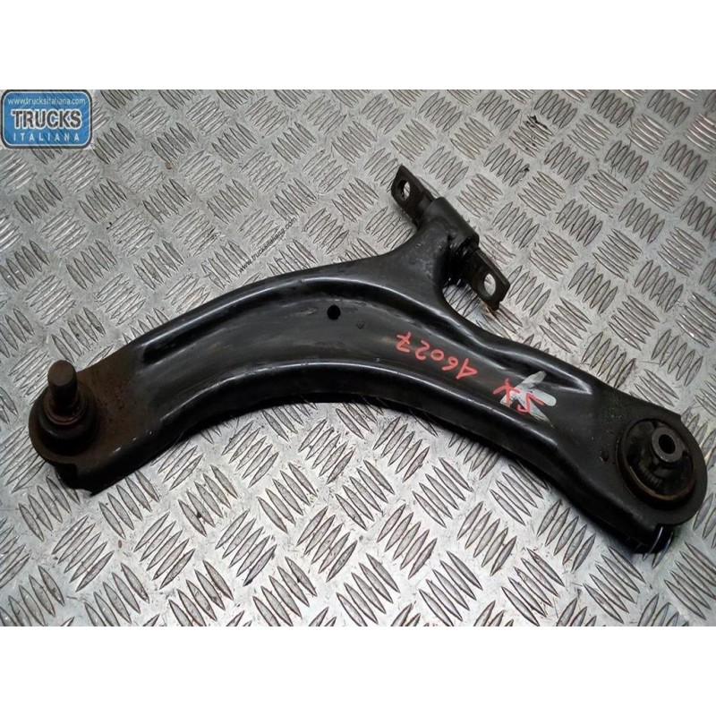 NISSAN BRACCIO OSCILLANTE ANTERIORE INFERIORE SINISTRO NISSAN Qashqai 2007>2010 usato
