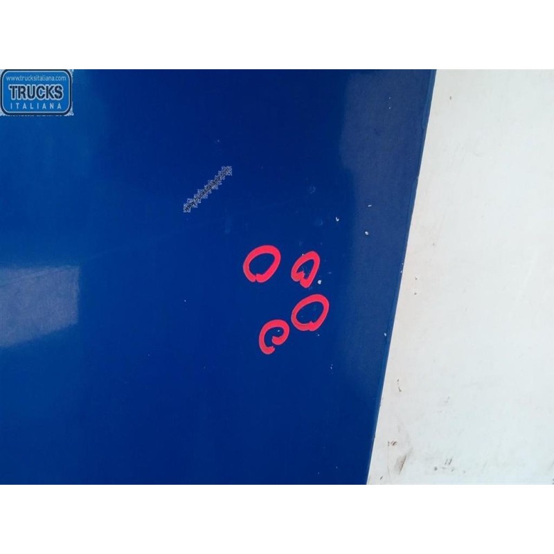 RENAULT truck PORTA ANTERIORE SINISTRA RENAULT truck Premium 2005>2013 usato