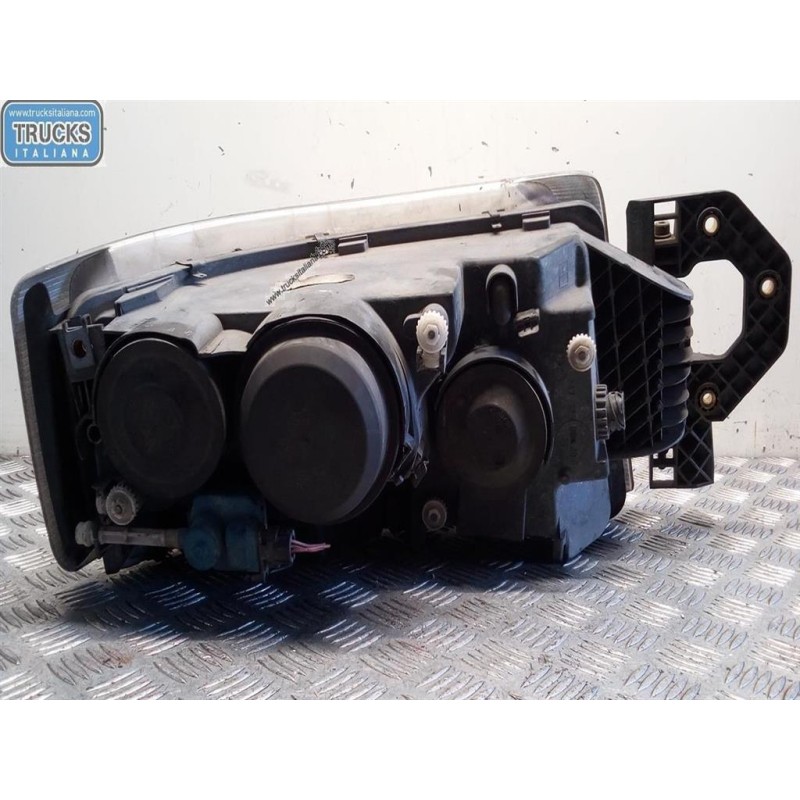 RENAULT truck FARO ANTERIORE SINISTRO RENAULT truck Premium 2005>2013 usato