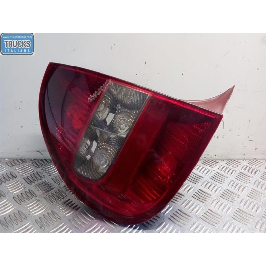 FARO POSTERIORE ESTERNO SINISTRO CITROEN C5 2001>2004 usato