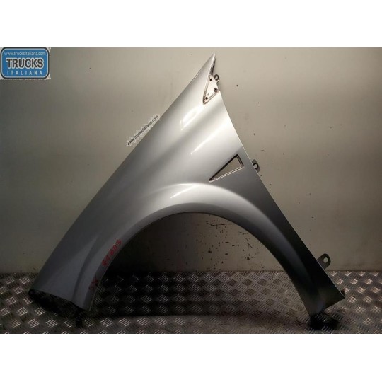 PARAFANGO ANTERIORE SINISTRO RENAULT Megane 2006>2008 usato