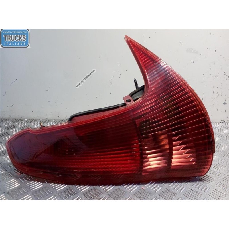 PEUGEOT FARO POSTERIORE ESTERNO DESTRO PEUGEOT 206 2003>2012 usato