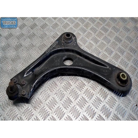 BRACCIO OSCILLANTE ANTERIORE INFERIORE SINISTRO CITROEN DS3 2010>2014 usato