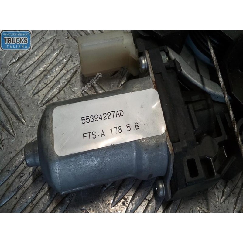 JEEP FRONT LEFT POWERED WINDOWS  JEEP Cherokee 2005>2008 used