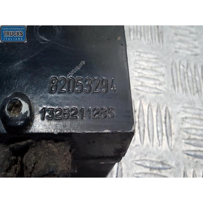 RENAULT truck POMPA IDR ALZACABINA RENAULT truck Premium 2005>2013 usato