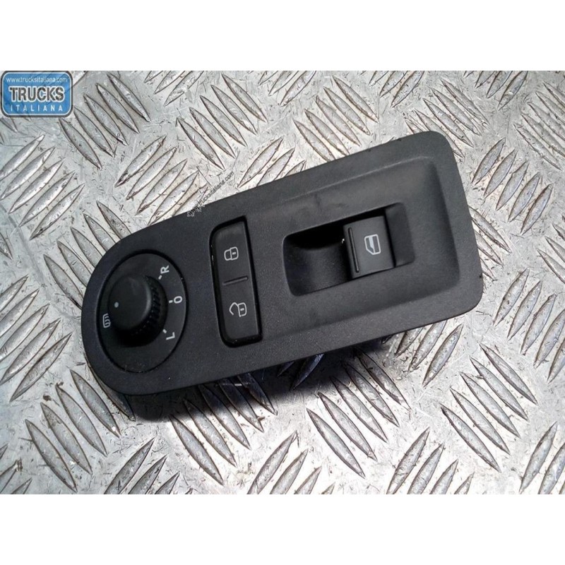 VOLKSWAGEN INTERRUTTORI E PULSANTI ALZAVETRI VOLKSWAGEN Up 2011>2016 usato