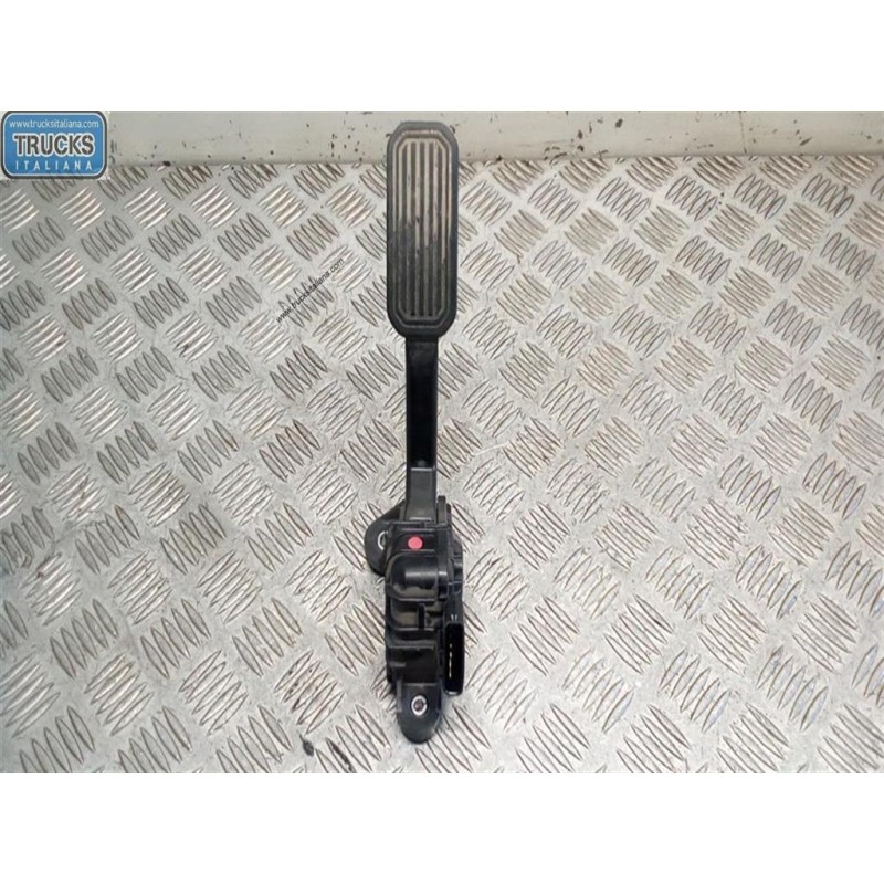 TOYOTA ELETRONIC THROTTLE PEDAL  TOYOTA Land Cruiser 120/125 used