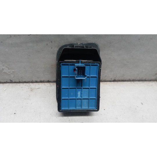 INTERRUTTORI E PULSANTI ALZAVETRI FIAT van Fiorino 2007>2015 usato