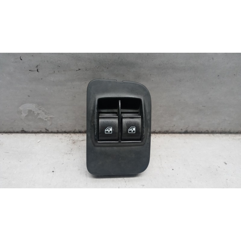 FIAT van INTERRUTTORI E PULSANTI ALZAVETRI FIAT van Fiorino 2007>2015 usato