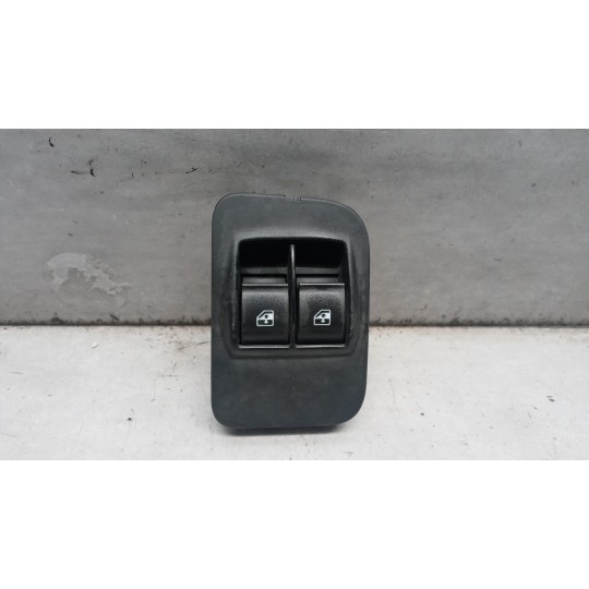 INTERRUTTORI E PULSANTI ALZAVETRI FIAT van Fiorino 2007>2015 usato