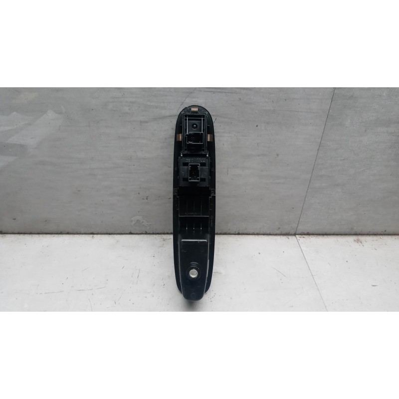 FIAT INTERRUTTORI E PULSANTI ALZAVETRI FIAT F.Punto Evo 2009>2012 usato