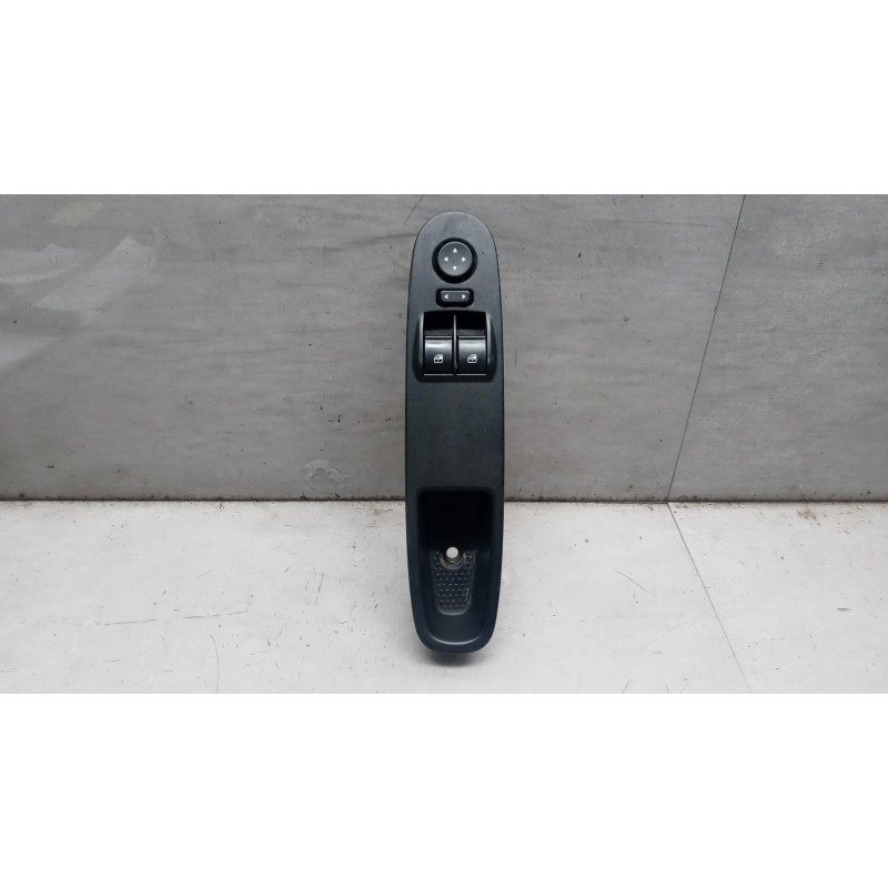 FIAT INTERRUTTORI E PULSANTI ALZAVETRI FIAT F.Punto Evo 2009>2012 usato