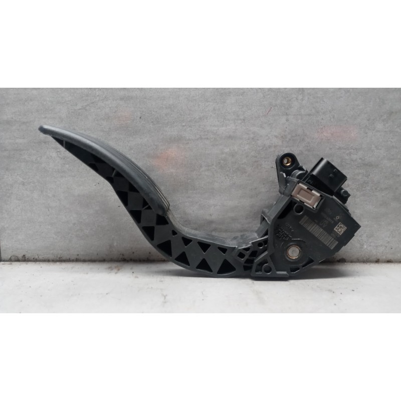 RENAULT van ELETRONIC THROTTLE PEDAL  RENAULT van Trafic 2019>2021 used