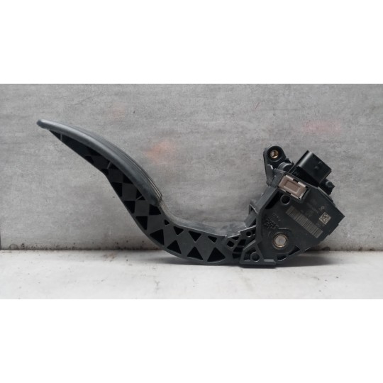 ELETRONIC THROTTLE PEDAL  RENAULT van Trafic 2019>2021 used