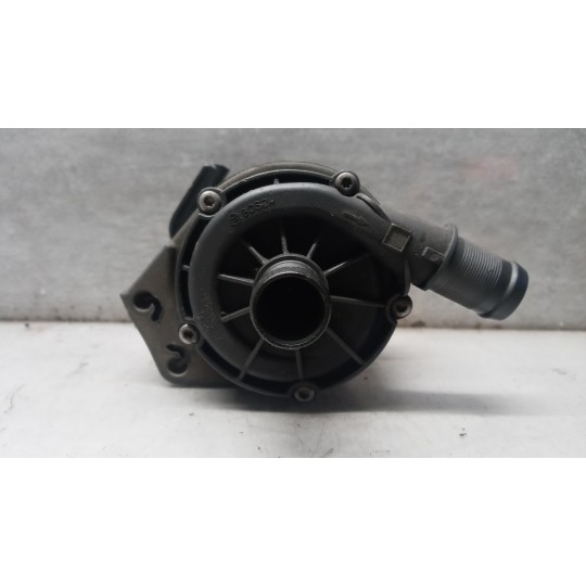 POMPA ACQUA RENAULT van Trafic 2019>2021 usato